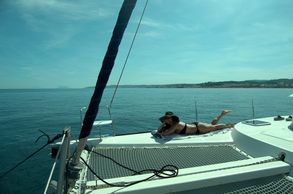 Alquiler de catamarán para despedida de soltero en Estepona